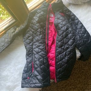 north face light insulated black windbreaker